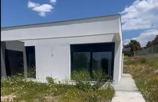 Chalet a estrenar en Los Ángeles de San Rafael