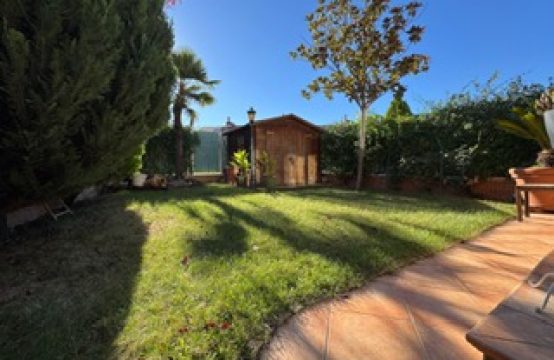 Chalet en urbanización privada con piscina en Leganes