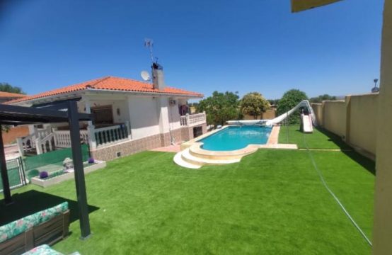 Chalet independiente en Borox