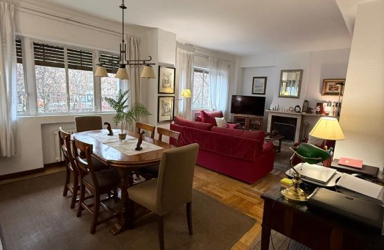 Amplio piso con Chimenea en Cuatro Caminos