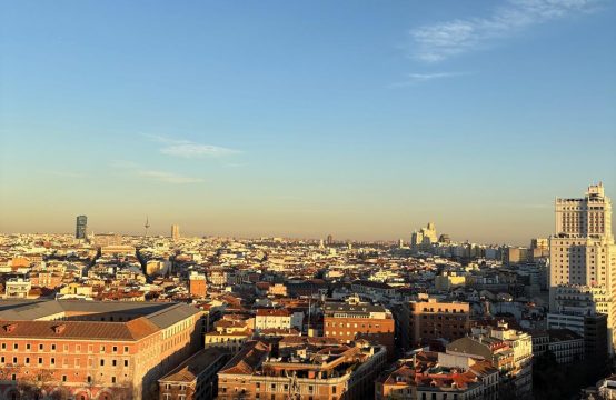 Piso en calle Princesa con vistas espectaculares
