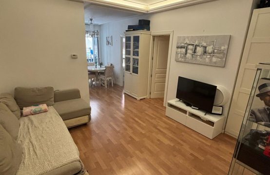 Piso muy luminoso en calle Larra