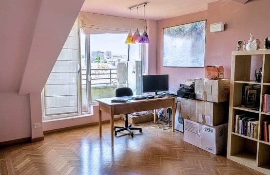 Chalet pareado en urbanización con piscina y zonas verdes