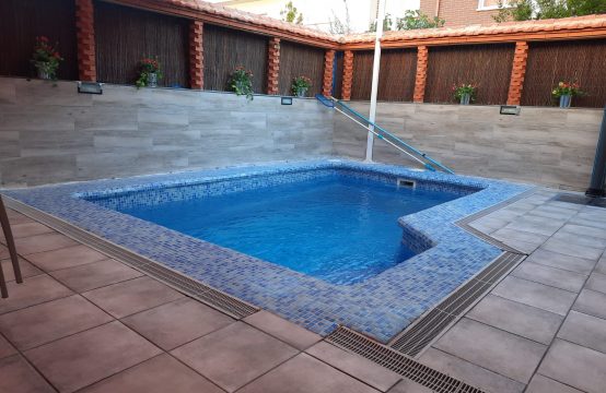 Chalet amueblado en zona Hospital